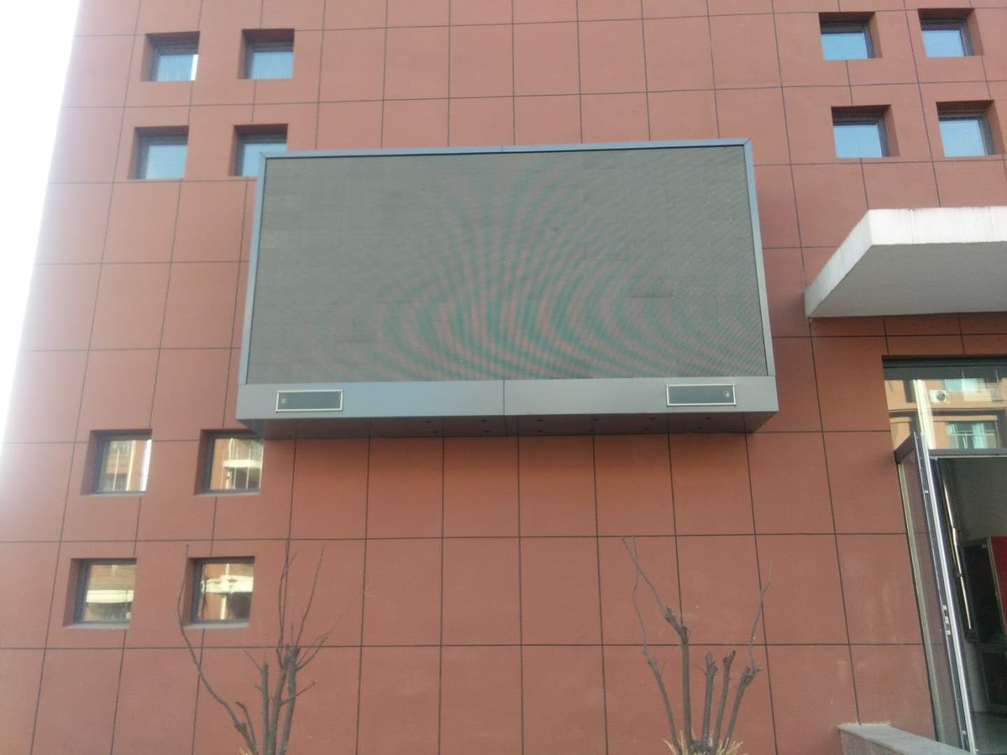 寿光东城高中户外P5全彩屏安装完毕
